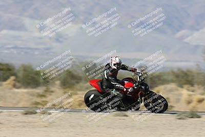 media/Dec-01-2025-Moto Forza (Mon) [[2daa91e15f]]/2-Intermediate Group/Session 3 (Turn 7 Inside Pans)/